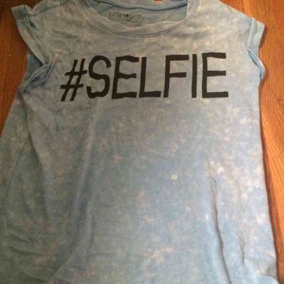 #SELFIE T-SHIRT - Picture 1 of 2