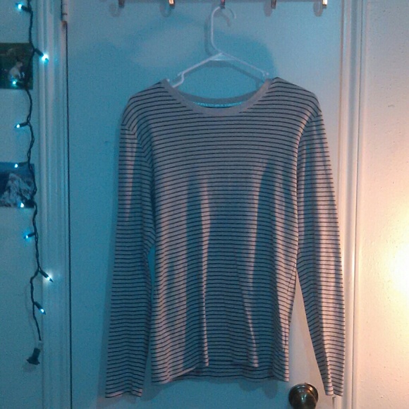 Thin GAP sweater
