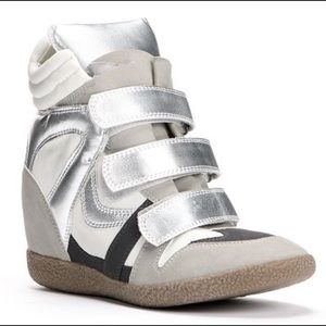 Silver and grey wedges