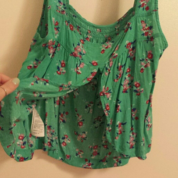 Floral split-back tank top. - Picture 3 of 3