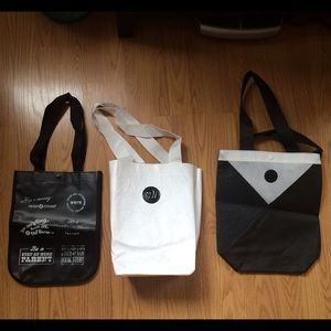 3 Rare holiday Lululemon shopper bags