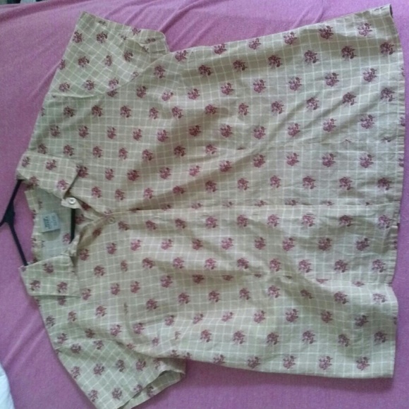 cute button up
