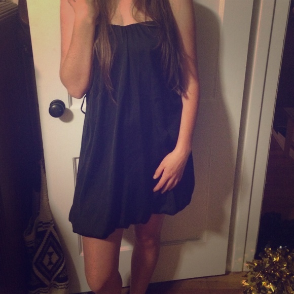 Black bubble short dress