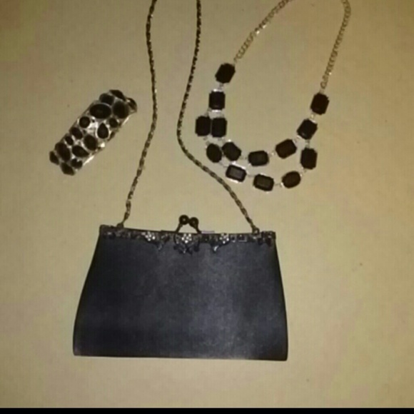 Black clutch