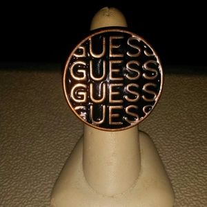Guess ring