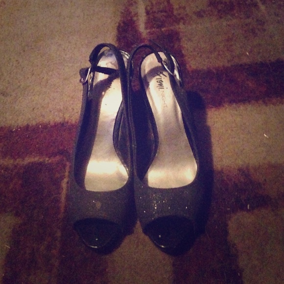 Sparkly black Tiomi Night heels!