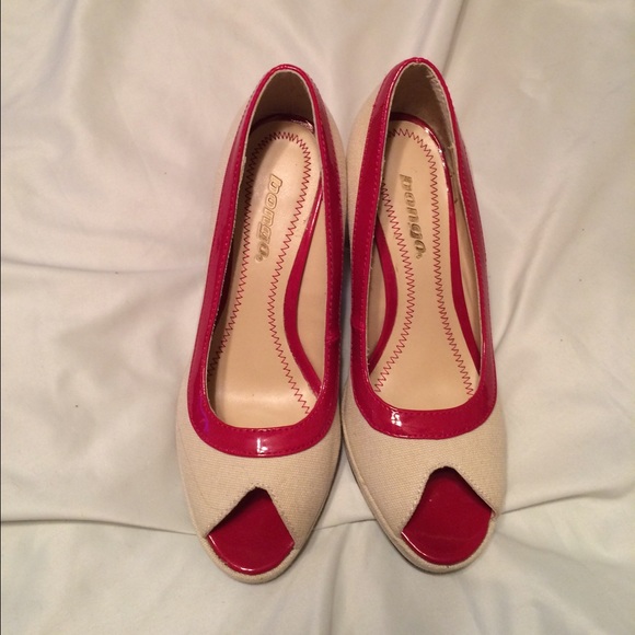 Red and khaki pumps