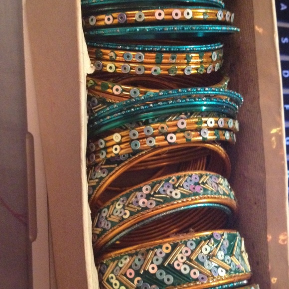 Sequined bangles - Picture 3 of 4