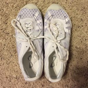nfinity vengeance cheer shoes