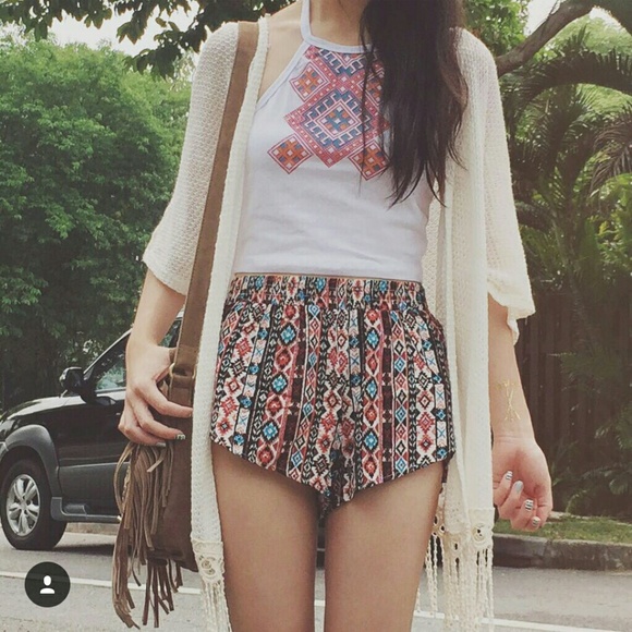 🚫SOLD!🚫 White Crochet Fringe Kimono - Picture 3 of 4