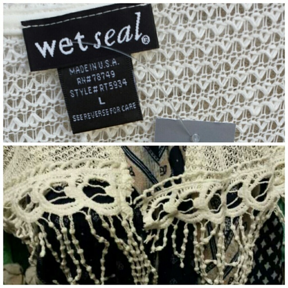 🚫SOLD!🚫 White Crochet Fringe Kimono - Picture 4 of 4