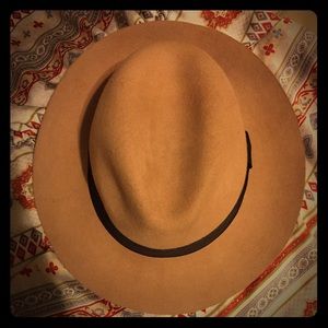 Bcbg size small fall hat