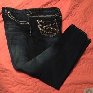 Maurices size 24 skinny jeans *lowest $15*