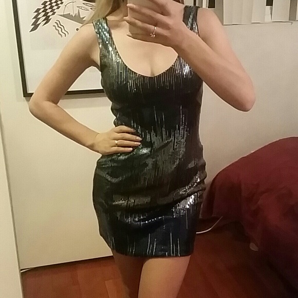 Georges party dress! - Picture 3 of 4