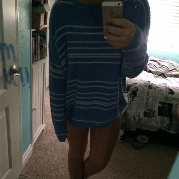 Sweater - Picture 2 of 2