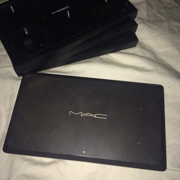 Empty Mac Blush Palette (older version)