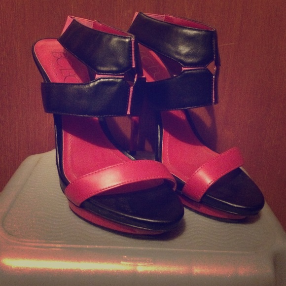 ️bcbg Paris black n pink heels