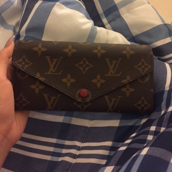 Louis Vuitton Clutches & Wallets - Lv