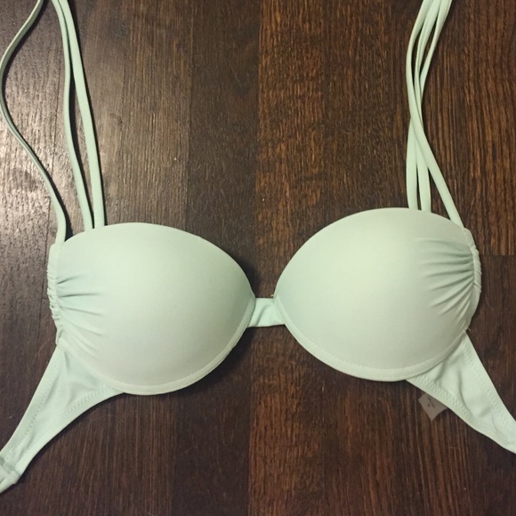 Bikini - Picture 2 of 3