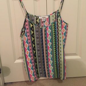 Aztec style flowy tank