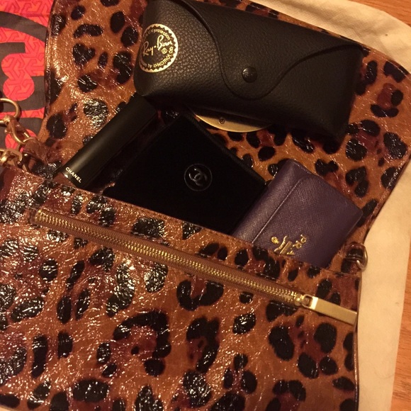 Tory Burch clutch on chain - Picture 3 of 4