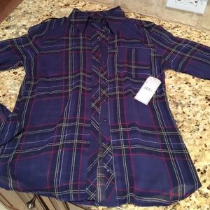 Guess new with tag beautiful fall blouse!  Lovely!