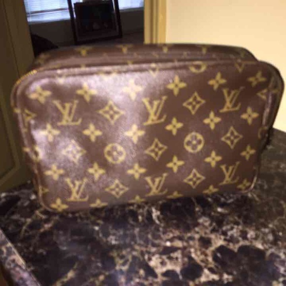 👛SOLD 👛 Authentic Louis Vuitton Monogram Case