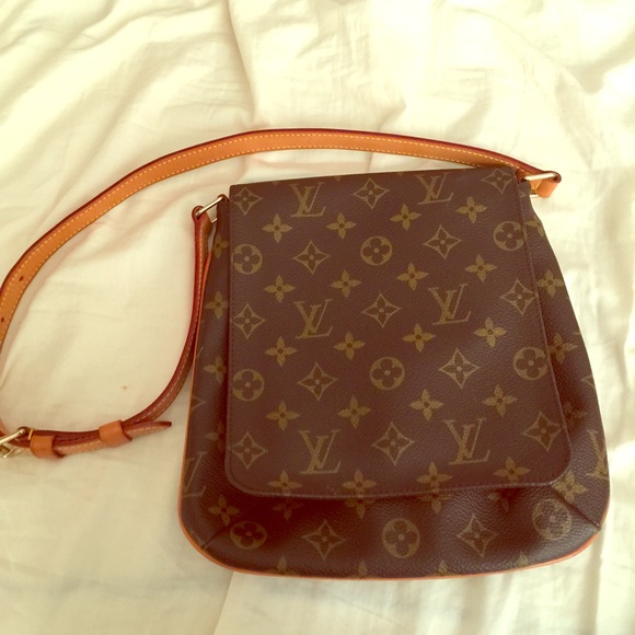 Small Mussette bag LV