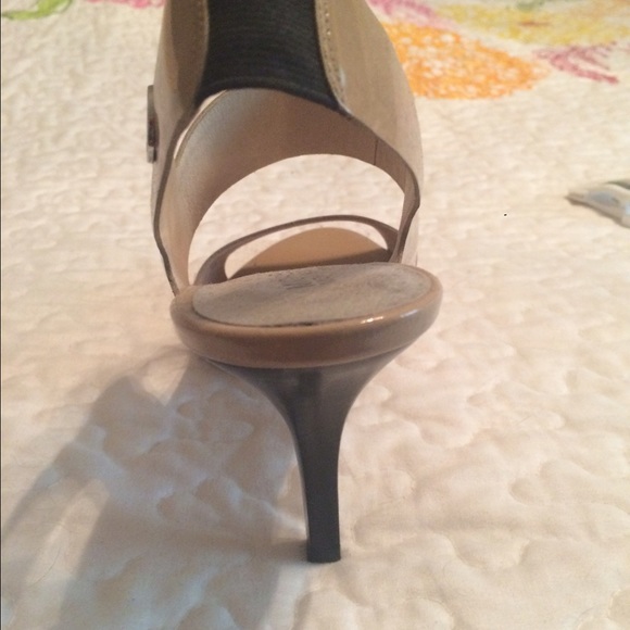Size 10 Michael Kors - Picture 3 of 3