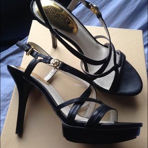 NWOT Michael Kors Cicely Platform Sandal - Black