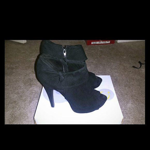 Cute Black Booties