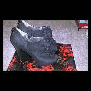 Unworn black booties!