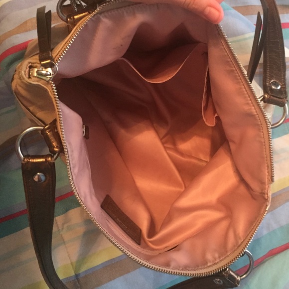 Large authentic coach purse - Picture 3 of 4