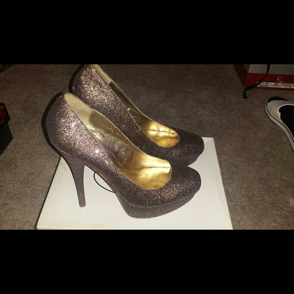 Steve Madden Glitter Pumps