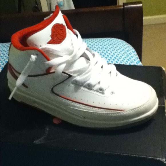 Jordan 2's - Picture 2 of 4