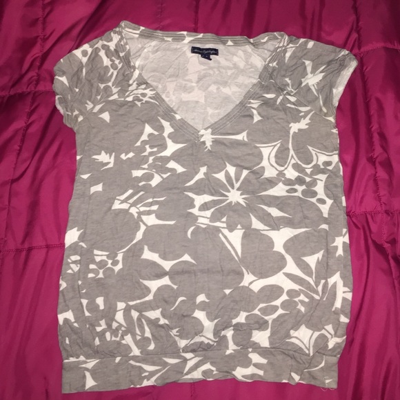 American eagle small shirt