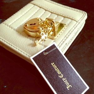 Brand New Juicy Couture Mini Wallet 🎀🆕