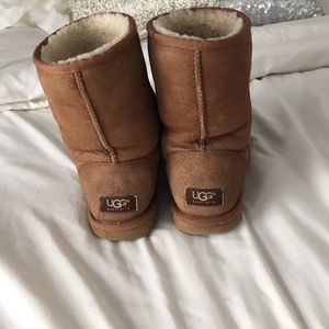 Tan uggs