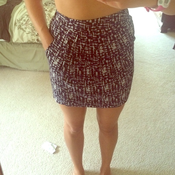 Forever 21 navy and white skirt