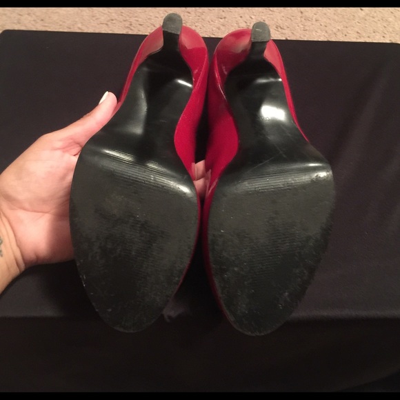 Guess Pep Toe Heels - Picture 2 of 4