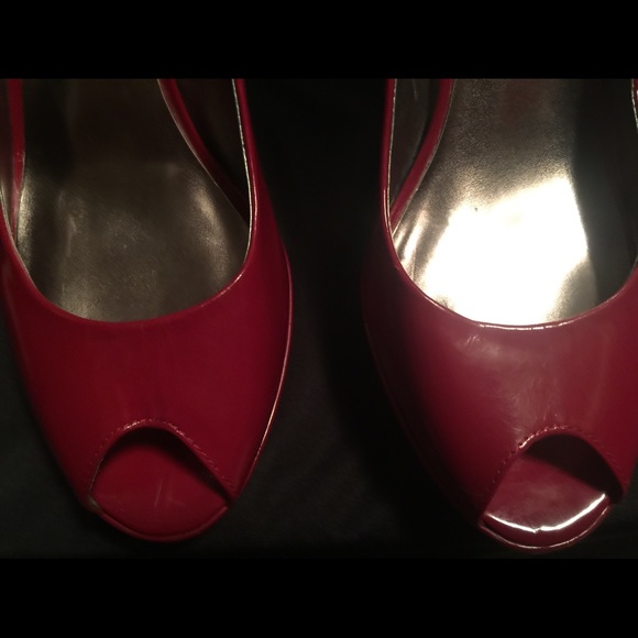 Guess Pep Toe Heels - Picture 4 of 4