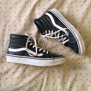 BLACK LEATHER HI TOP VANS