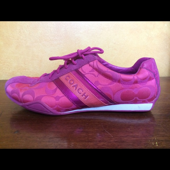 Coach Jayme Sneaker in pink size 9