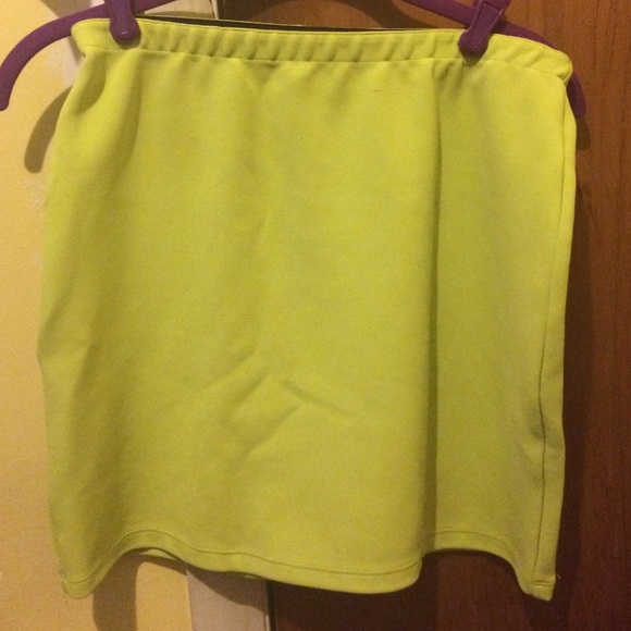 Forever 21 neon green mini skirt
