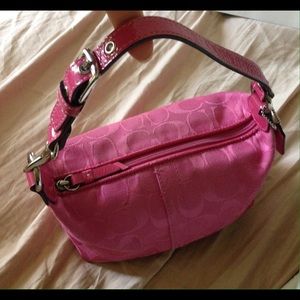 Pink Coach Signature Hobo Purse/Bag