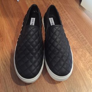 Steve Madden slip ons