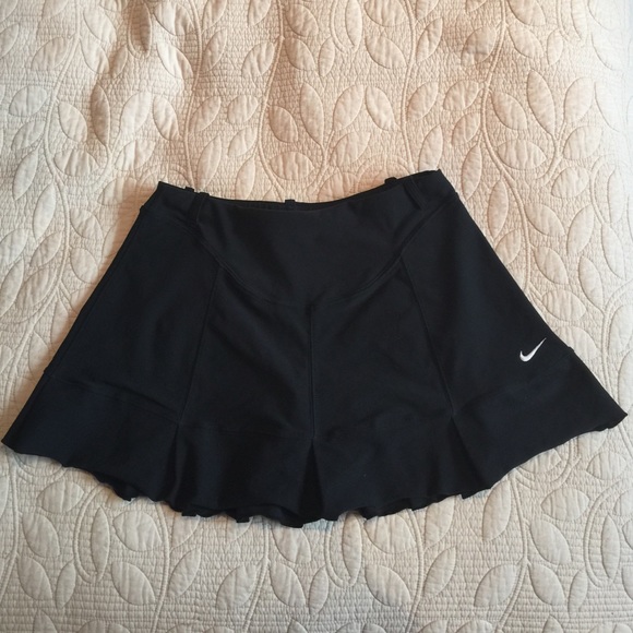 Black pleated Nike tennis skirt 🎾