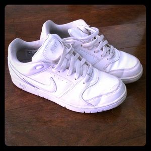 White Nike Air's