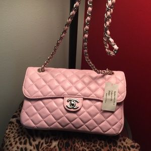 Beautiful flap bag!!