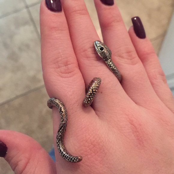 Very unique snake ring